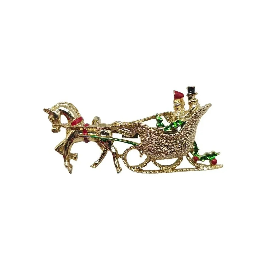 Gerry's Green Red Enamel Signed Horse Drawn Sleigh Brooch Pin Gold Tone Vintage